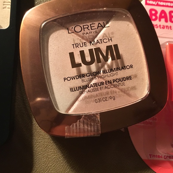 Face makeup - Picture 3 of 4