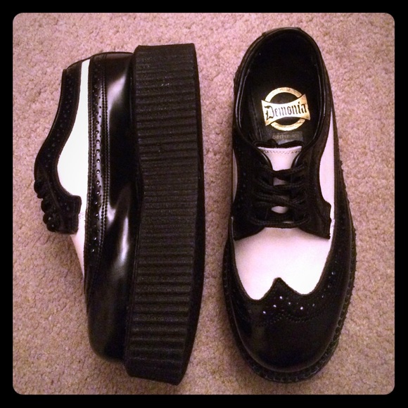 Demonia Shoes - Demonia Saddle Shoe Style Creeper