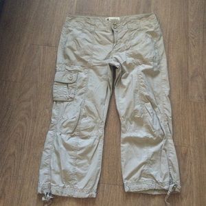 Gap tan Capri cargo pants