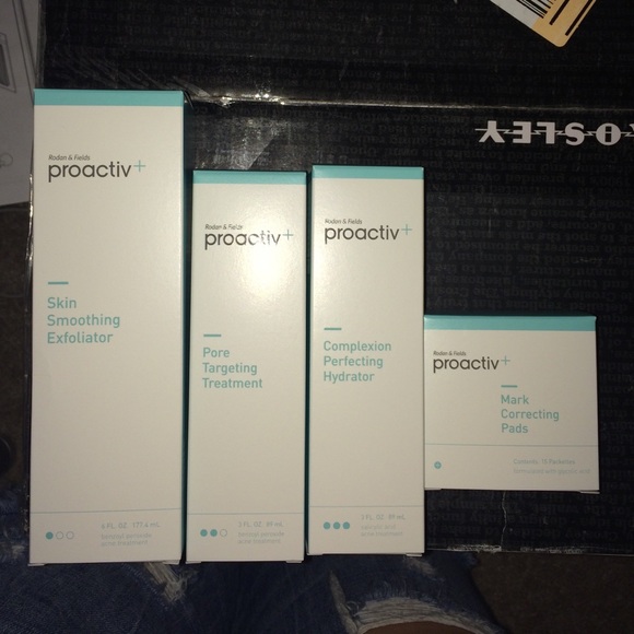 Proactiv + 30 day acne kit
