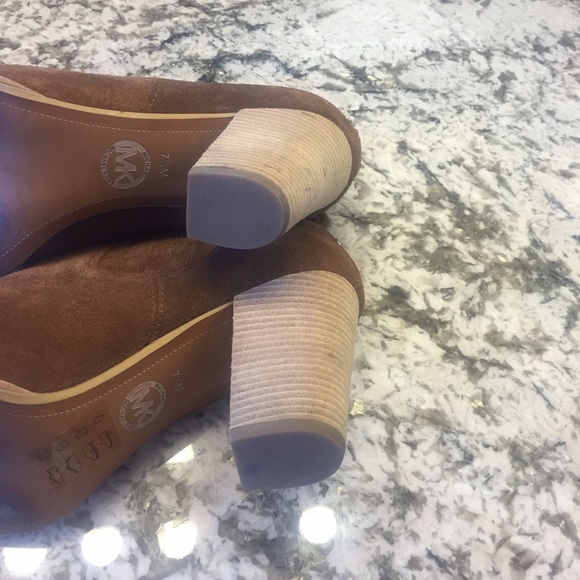 Michael kors booties - Picture 3 of 4