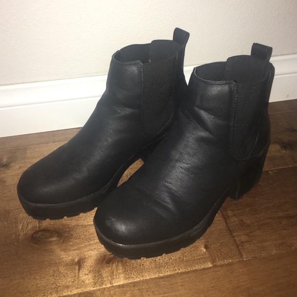ASOS Chunky Chelsea Boots - Size 8
