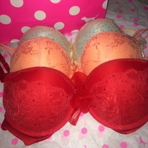 VS Bombshell Bra Bundle!