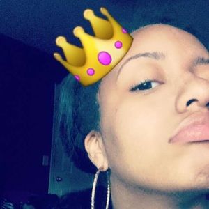 Meet your Posher, Ayanna
