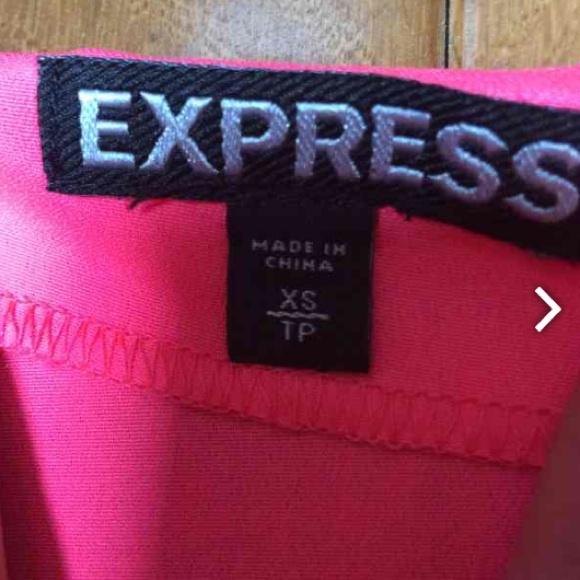 Express top🎀 - Picture 2 of 3