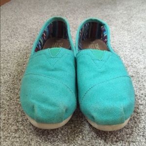 Authentic Toms shoes