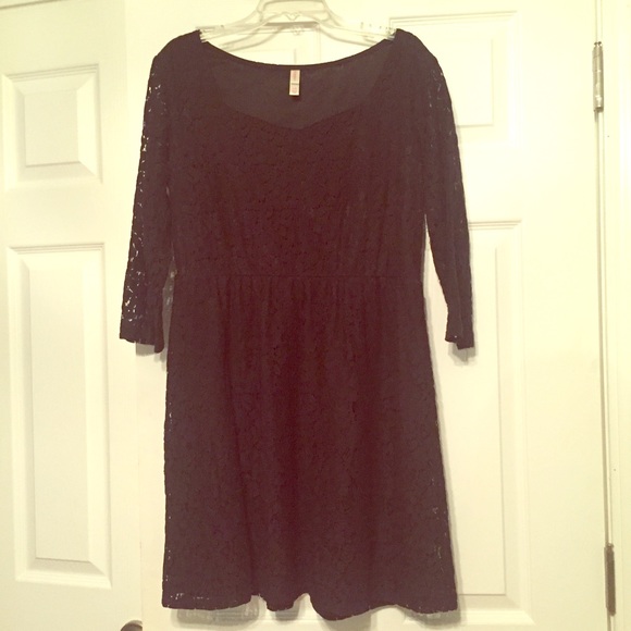 Black long sleeve lace dress