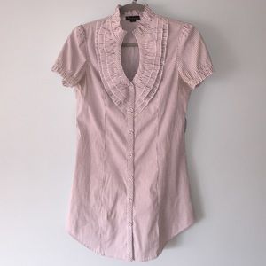 Shirt dress with ruffled collar