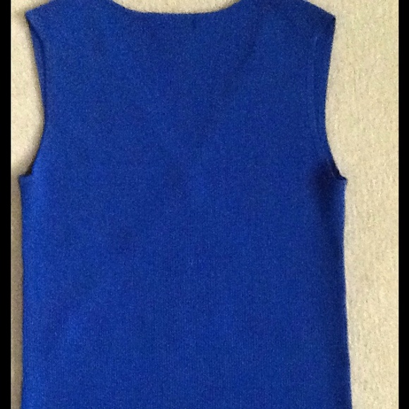 ❌❌gifted❌❌ROYAL BLUE TOP.  ‼️2/$10+$4ea. added‼️ - Picture 3 of 4