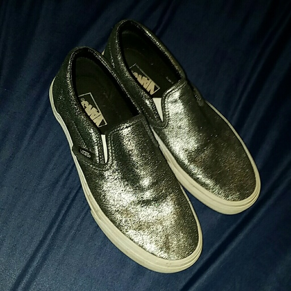 Vans - Picture 2 of 2