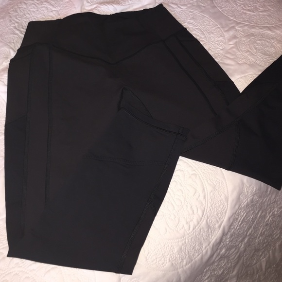 Lululemon crops
