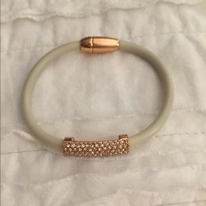 baublebar rose gold pave bar bracelet