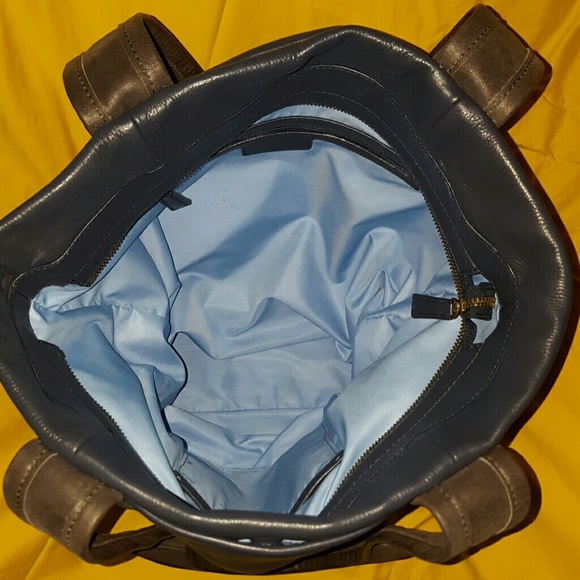 Woman's purse - Picture 2 of 3