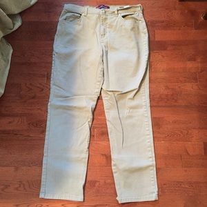 Gloria Vanderbilt light green jeans