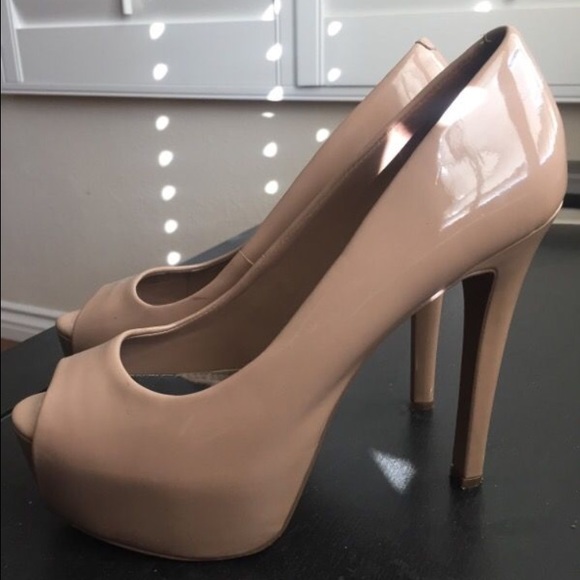 Jessica Simpson Shoes - Jessica Simpson Patent Leather Peep Toe Pumps Size