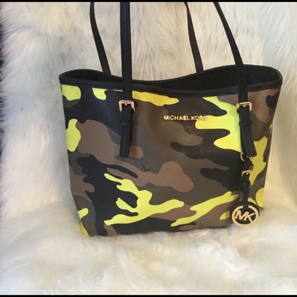 Michael Kors camouflage Jet set tote