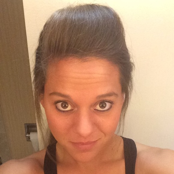 Meet your Posher, Cecelia