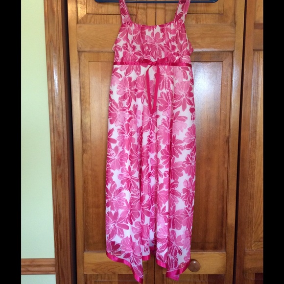 Adorable Pink and White Floral Chiffon Dress NWOT!