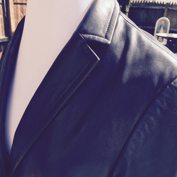 BCBG VINTAGE MAXAZRIA 100% Leather Blazer - Picture 4 of 4