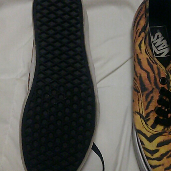 Vans - Picture 2 of 3