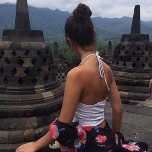 Meet your Posher, Tia