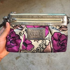 Coach Poppy wristlet