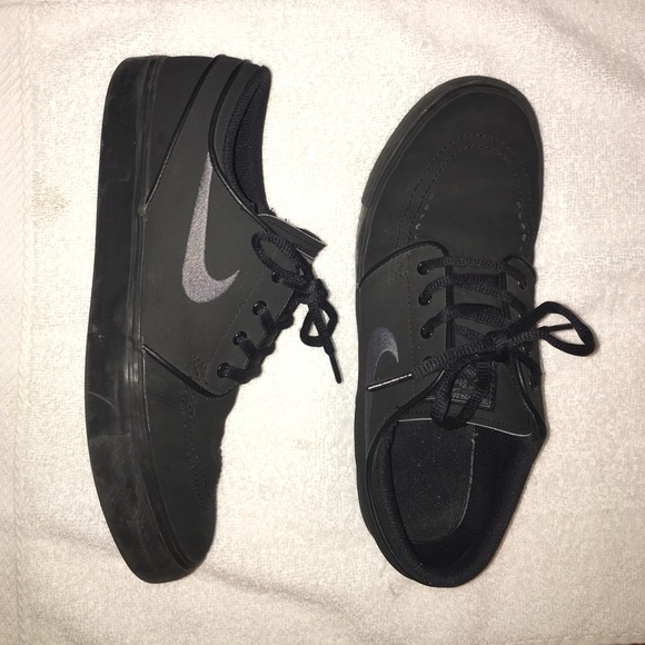 All black Nike Janoskis