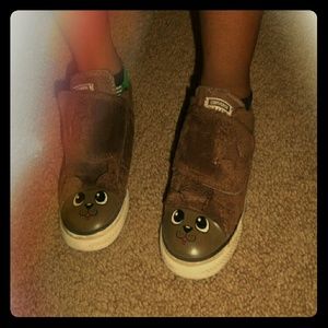 Boy teddy bear converse