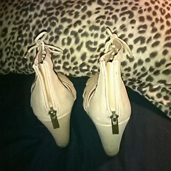 Heels - Picture 2 of 2