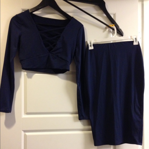 2 piece top and skirt - Picture 2 of 2