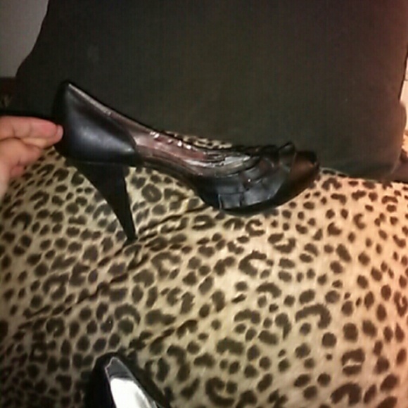 Heels - Picture 3 of 4