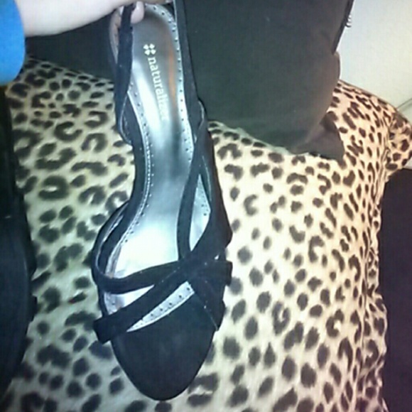 Heels - Picture 3 of 3