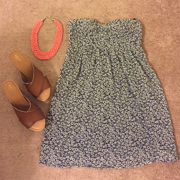 Blue strapless dress