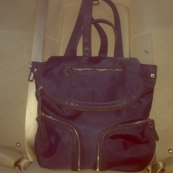 Selling a Lizclaiborne Backtoschool bag 4 the Low