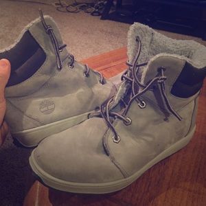 Grey Timberlands