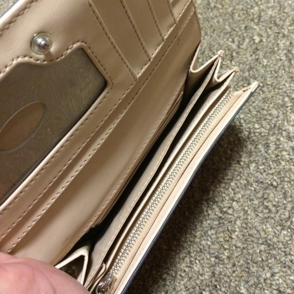 Wallet - Picture 3 of 4