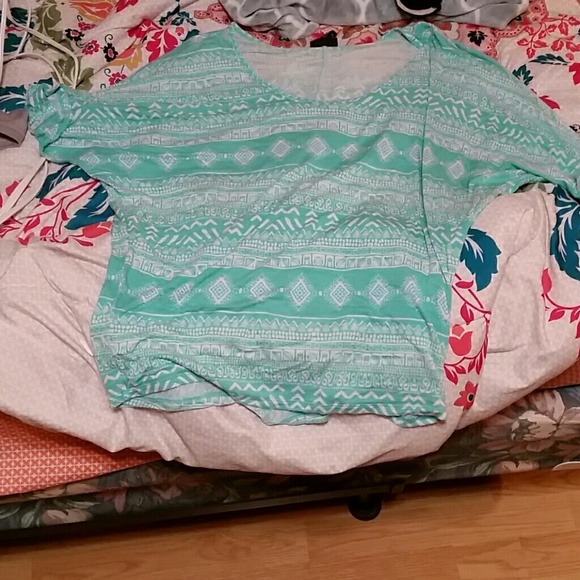 3 quarter sleeves cute Aztec print!