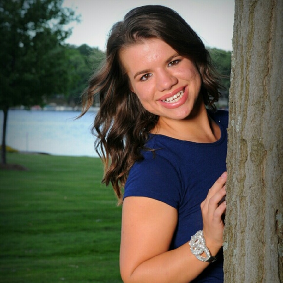 Meet your Posher, Brooke - Picture 1 of 1