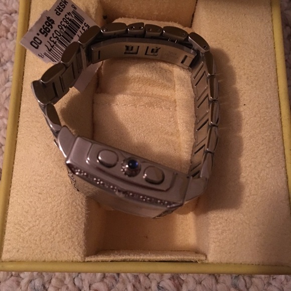 Authentic ladies Invicta watch new - Picture 4 of 4