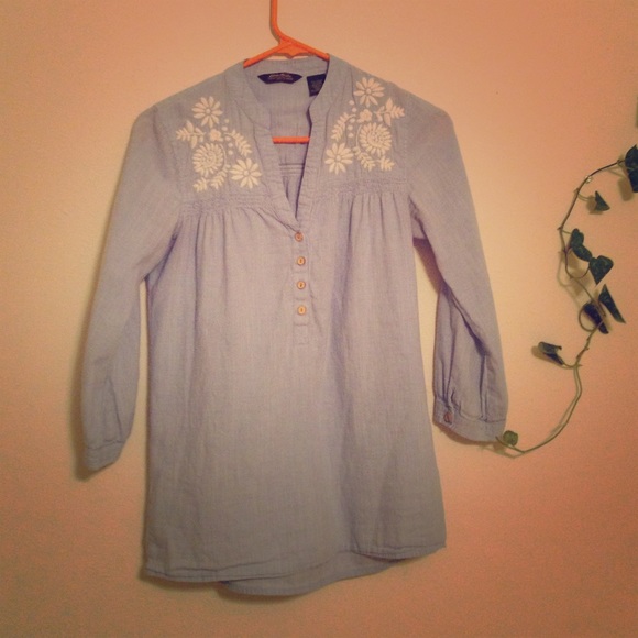 Eddie Bauer Embroidered Top