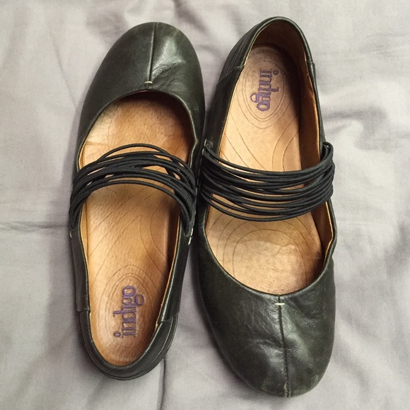 Black flats