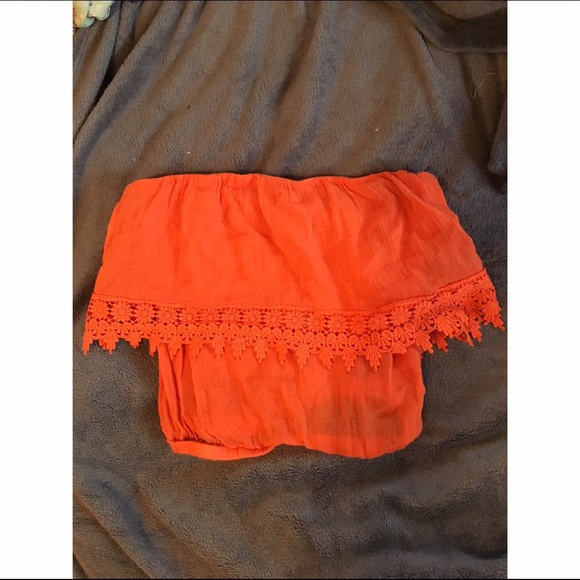 Orange strapless croptop 🍊🍊