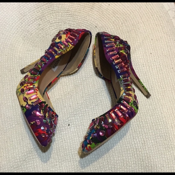 ***SOLD*** Steve Madden glam gem heels size 6 - Picture 2 of 2