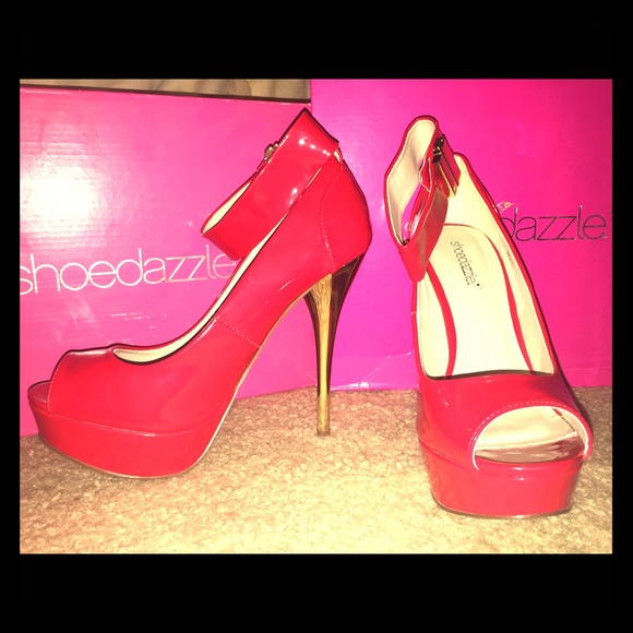 Classic, sexy red heels with ankle strap - Picture 1 of 1