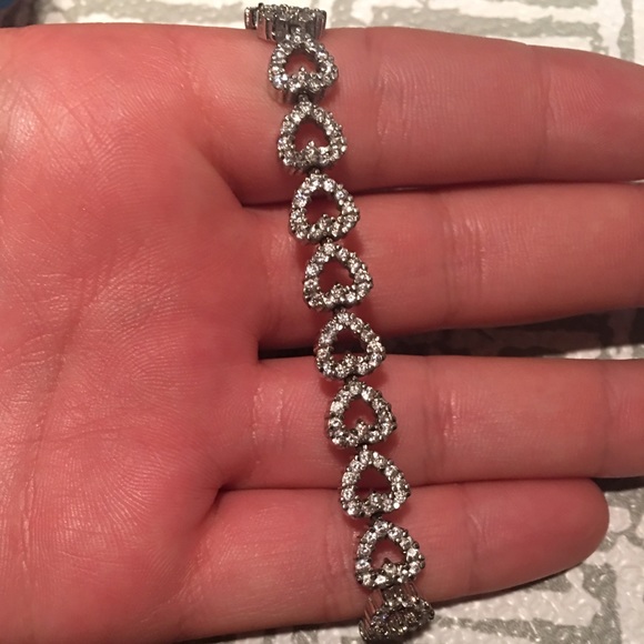 Heart Bracelet - Picture 1 of 3