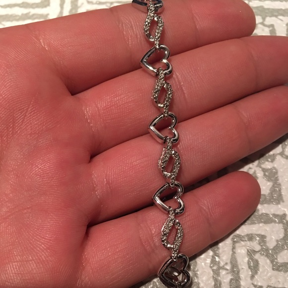 Heart Bracelet - Picture 1 of 3