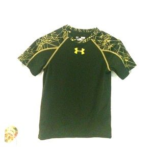 Boys loose under armor t-shirt