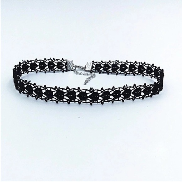 Black choker
