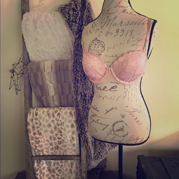 Victoria's Secret Pink Lace Bra