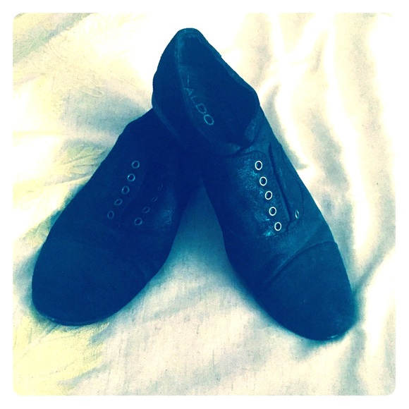 Suede no lace faux oxfords, very boy chic